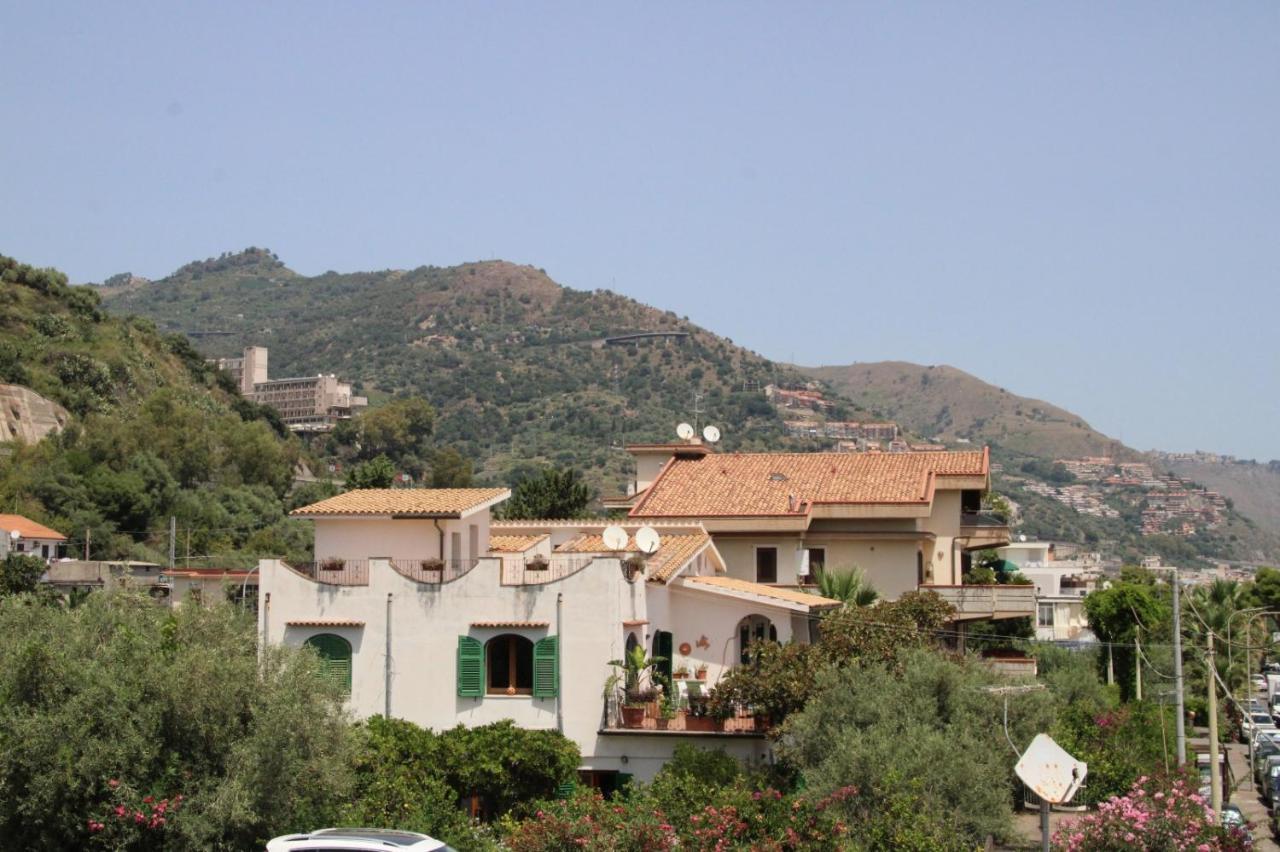 Poseidone Sea Apartment Taormina Mazzeo Exterior photo