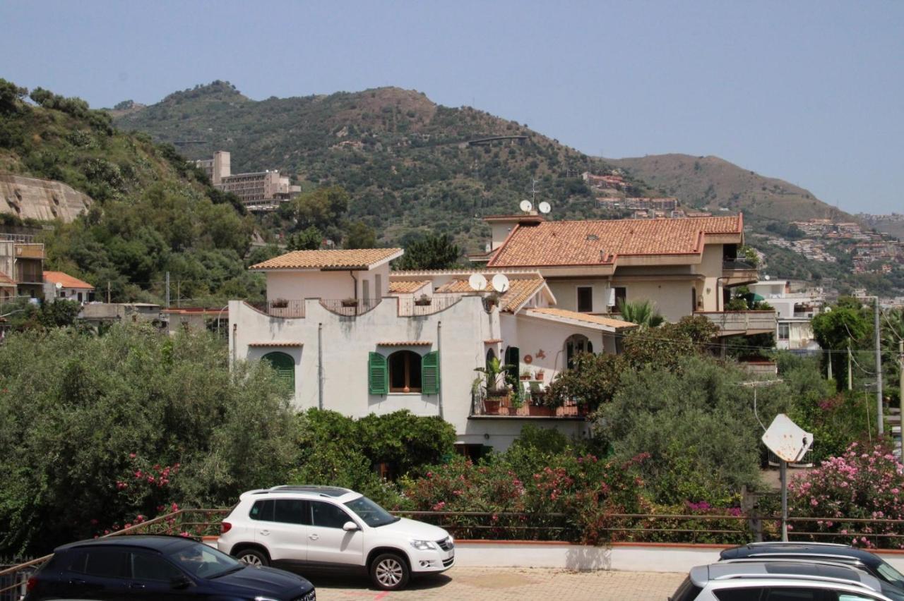 Poseidone Sea Apartment Taormina Mazzeo Exterior photo